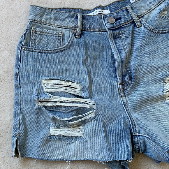 High Rise/High waisted Ripped Shorts - Picture 4 of 9